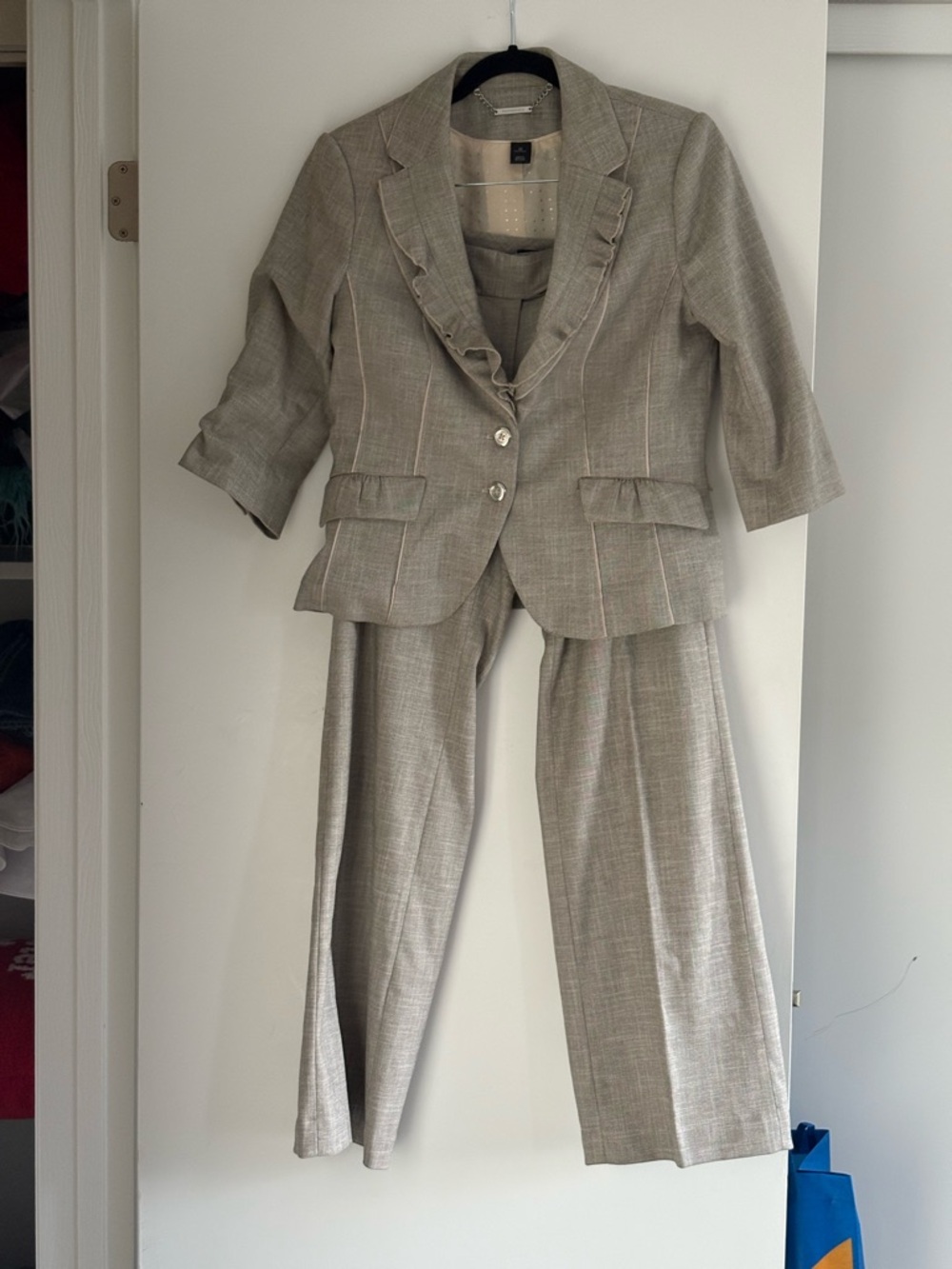 White House Black Market 2 Piece Suit Set Size 12R Beige Ruffle Blazer